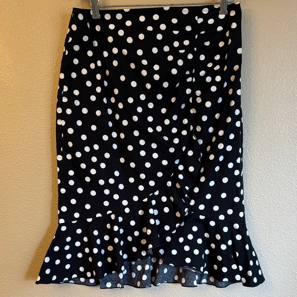 White House Black Market Dresses & Skirts - White House Black Market Size 10 Polka Dot Ruffle Pencil Skirt Black White